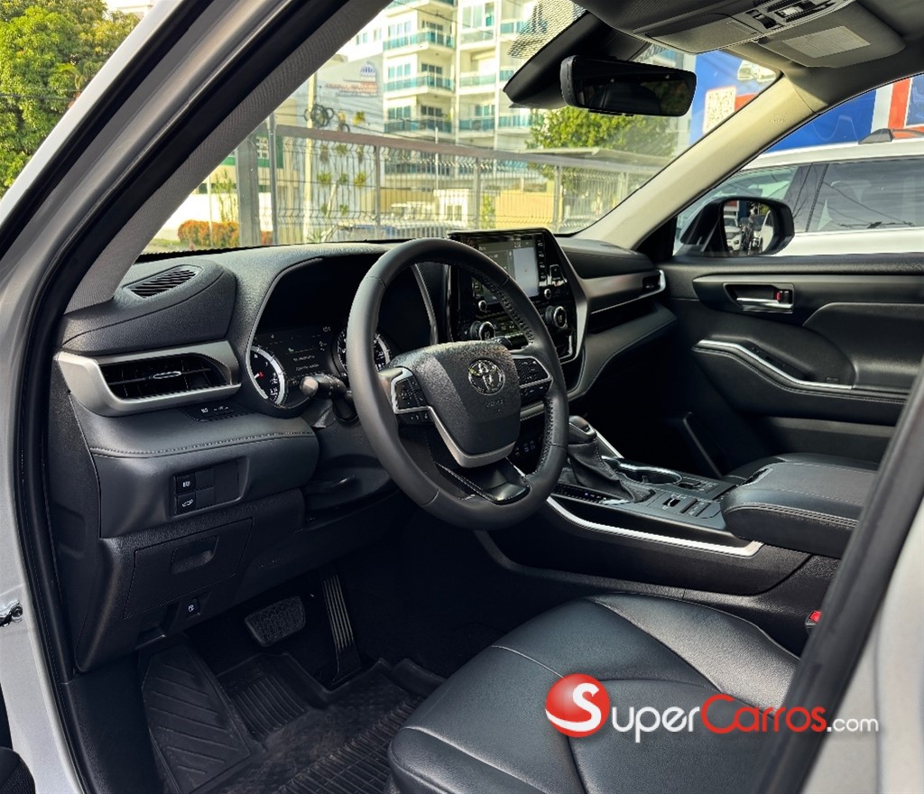 2022 Toyota Highlander XLE — foto 7 / 12