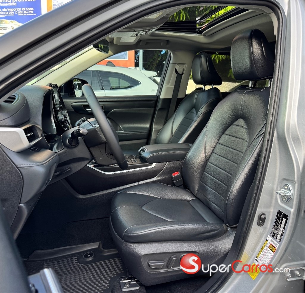 2022 Toyota Highlander XLE — foto 8 / 12