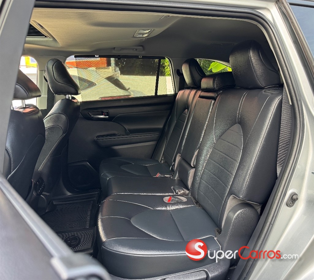 2022 Toyota Highlander XLE — foto 10 / 12