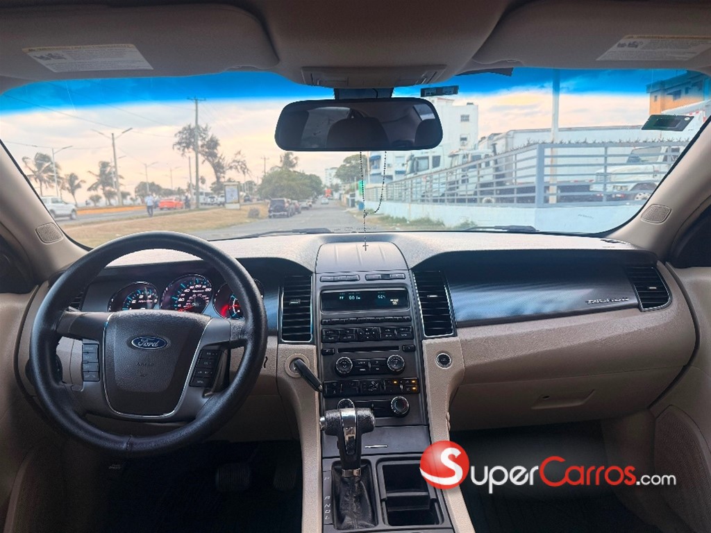 2011 Ford Taurus SEL — foto 6 / 8