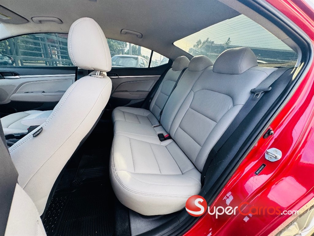 2019 Hyundai Elantra SEL — foto 7 / 12
