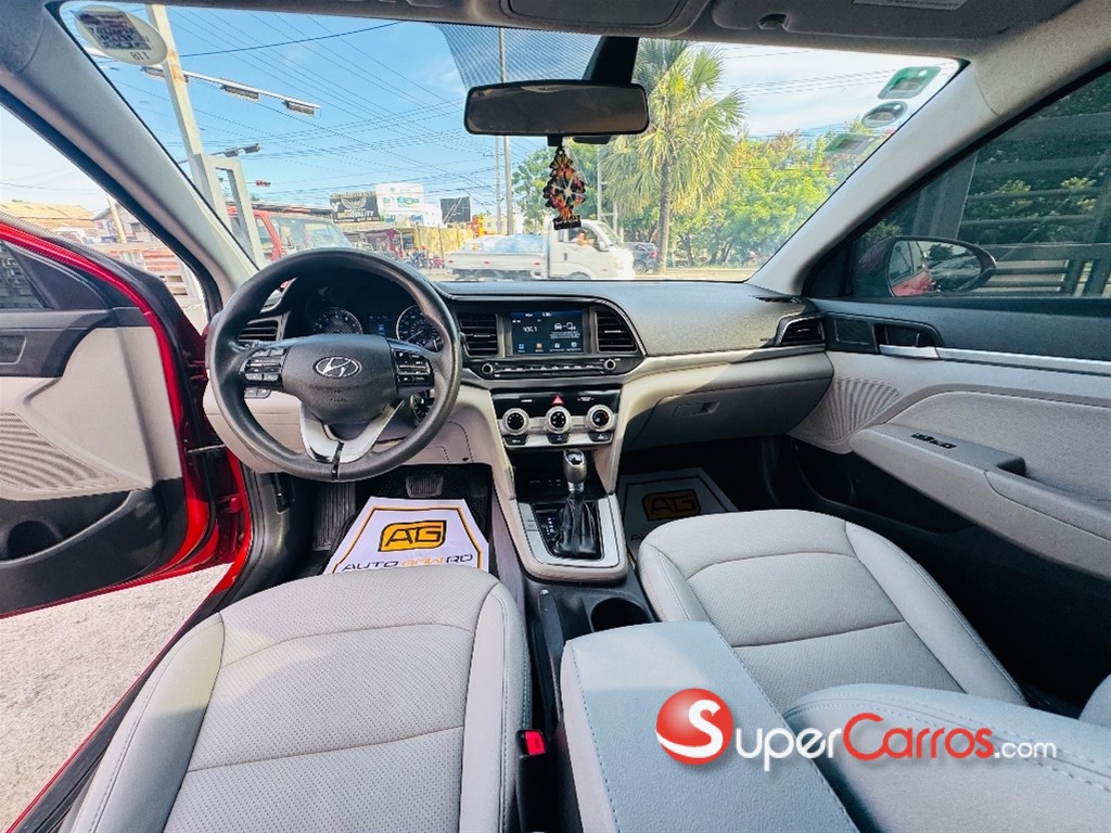 2019 Hyundai Elantra SEL — foto 8 / 12