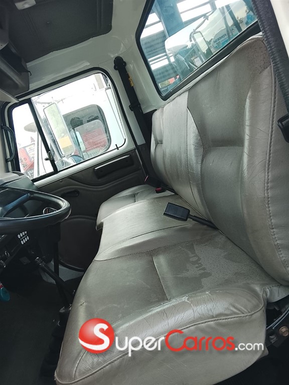 1999 International 4700 — foto 11 / 12