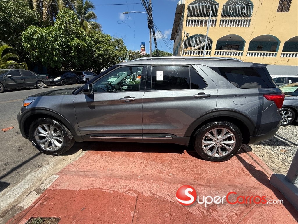 2022 Ford Explorer Limited — foto 8 / 12