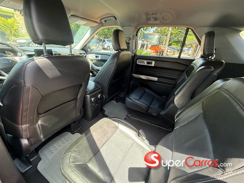 2022 Ford Explorer Limited — foto 9 / 12
