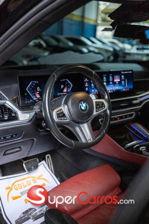 2024 BMW X 6 xDrive40i — foto 9 / 12