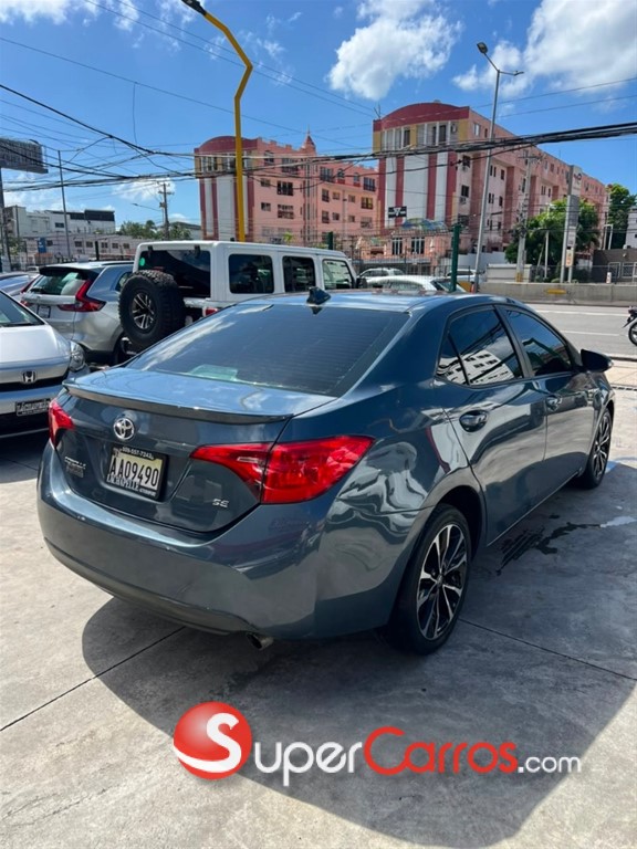2017 Toyota Corolla SE — foto 5 / 9