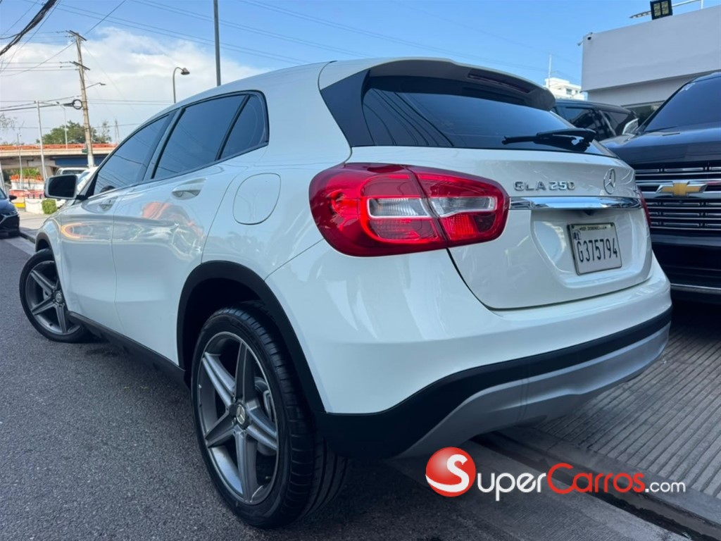2017 Mercedes-Benz Clase GLA 250 4 Matic — foto 6 / 12
