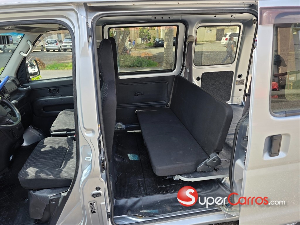 2021 Daihatsu Hijet — foto 8 / 12