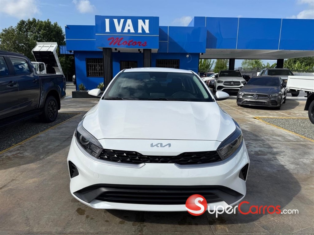 2022 Kia Forte LXS — foto 2 / 11