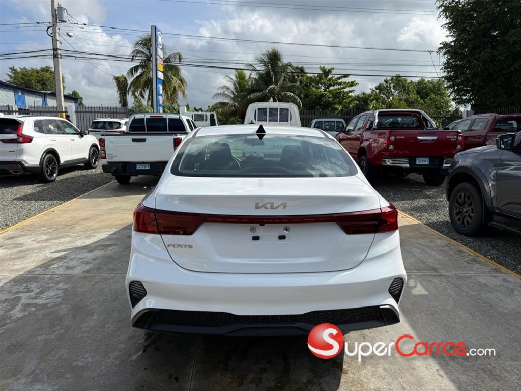 2022 Kia Forte LXS — foto 3 / 11