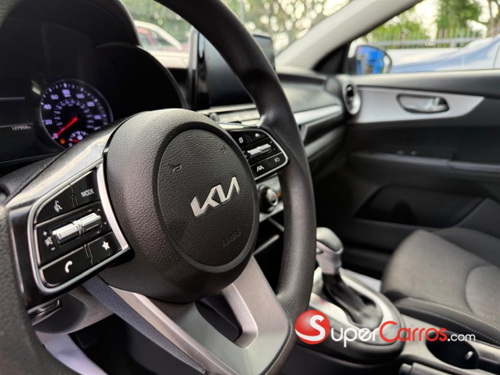2022 Kia Forte LXS — foto 9 / 11