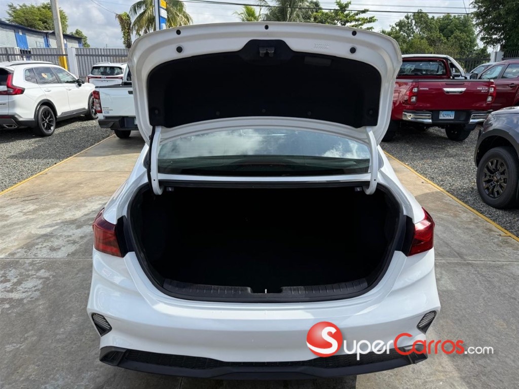2022 Kia Forte LXS — foto 10 / 11