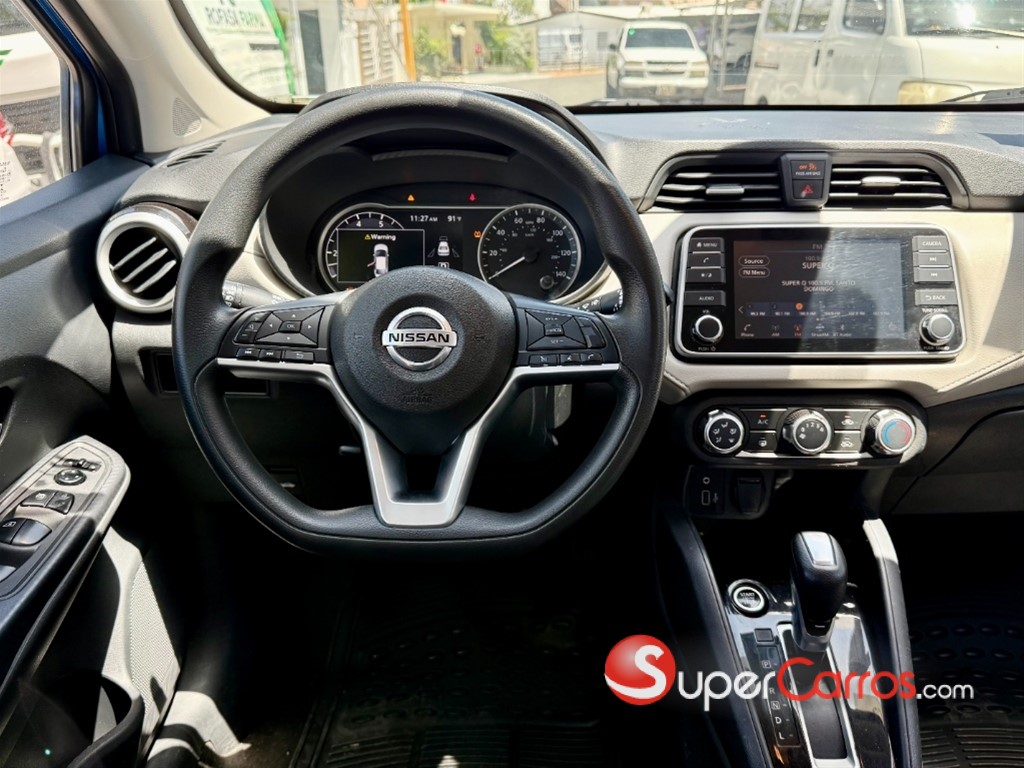 2021 Nissan Versa SV — foto 4 / 12