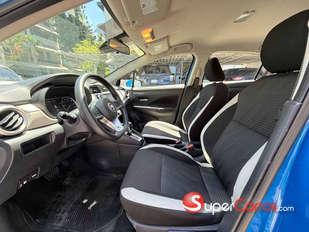 2021 Nissan Versa SV — foto 6 / 12