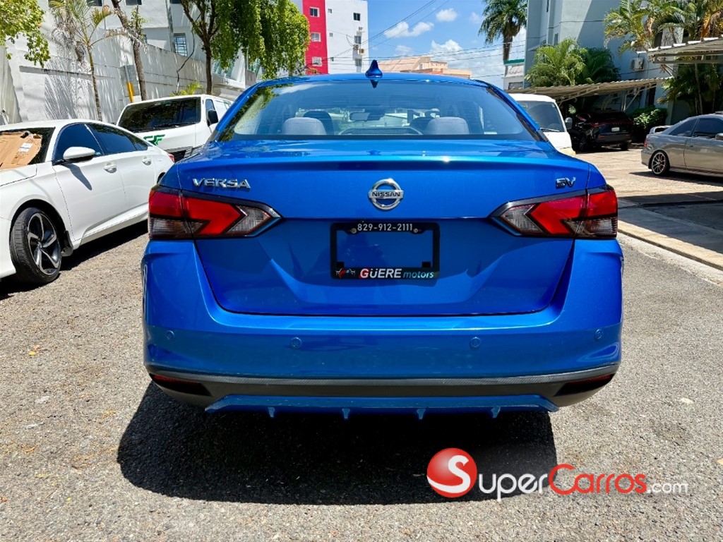 2021 Nissan Versa SV — foto 10 / 12