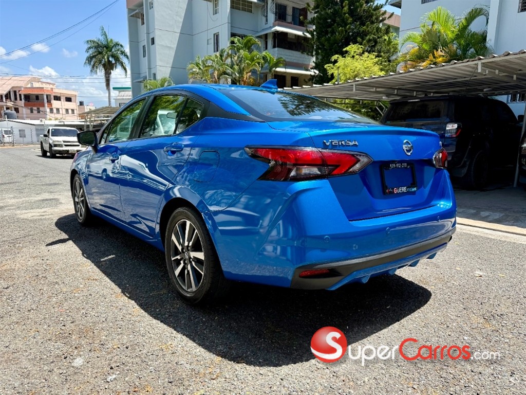 2021 Nissan Versa SV — foto 11 / 12