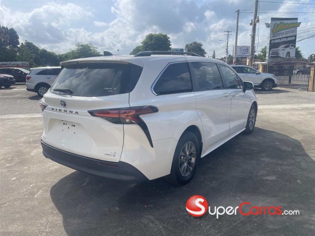 2021 Toyota Sienna LE — foto 3 / 12