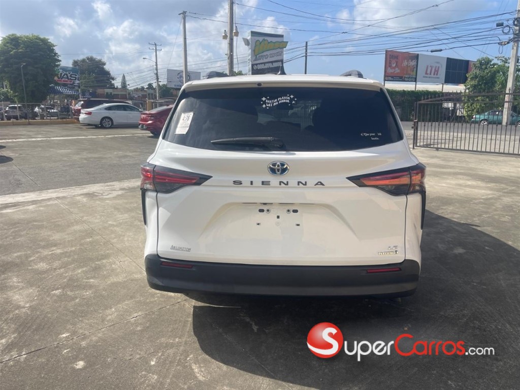 2021 Toyota Sienna LE — foto 7 / 12