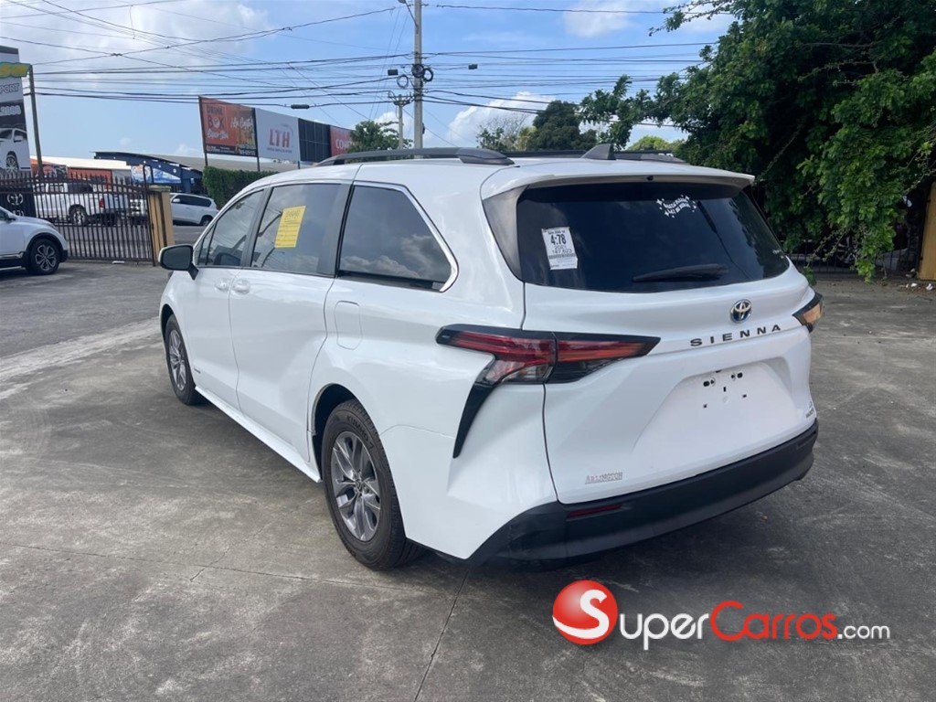 2021 Toyota Sienna LE — foto 10 / 12