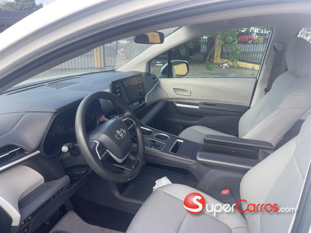 2021 Toyota Sienna LE — foto 12 / 12