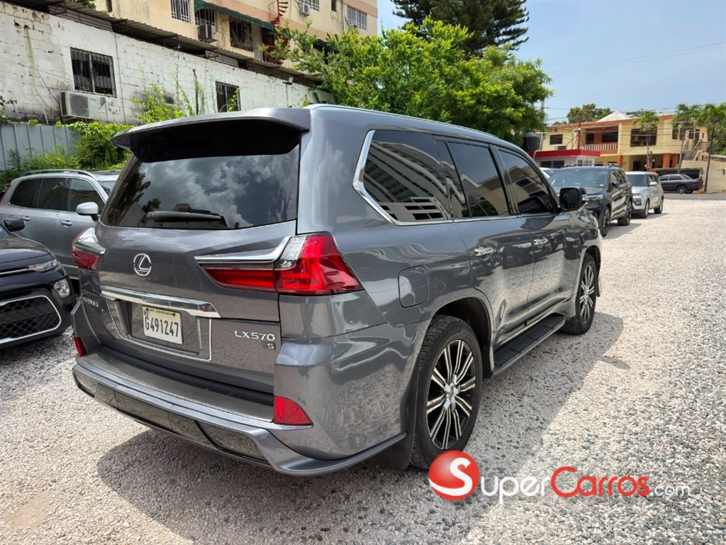 2020 Lexus LX 570 Sport — foto 9 / 10