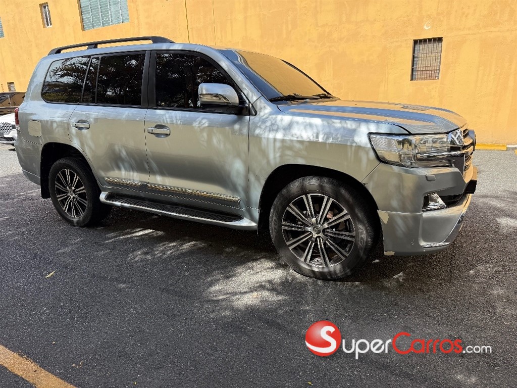 2013 Toyota Land Cruiser 200 VX-R — foto 3 / 12