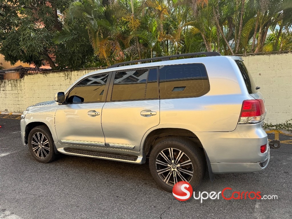 2013 Toyota Land Cruiser 200 VX-R — foto 5 / 12