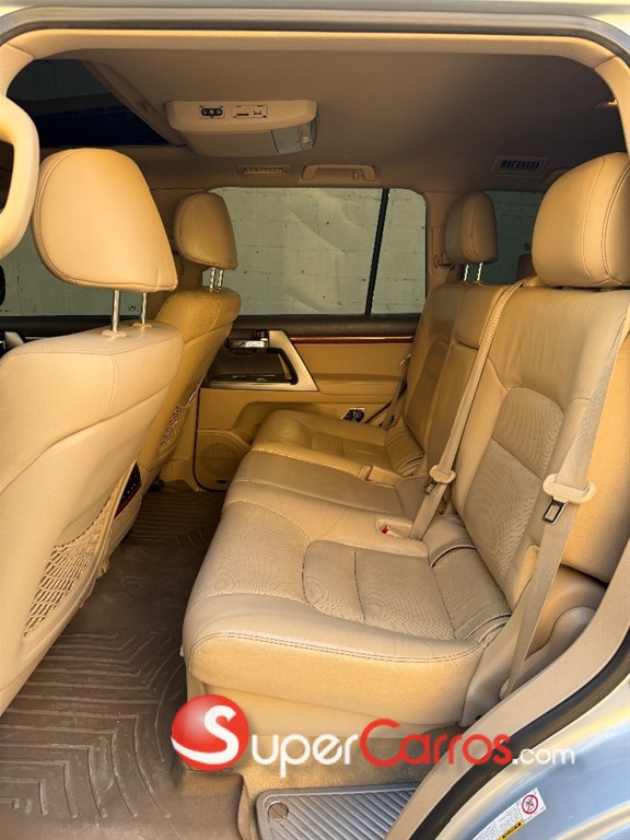 2013 Toyota Land Cruiser 200 VX-R — foto 7 / 12