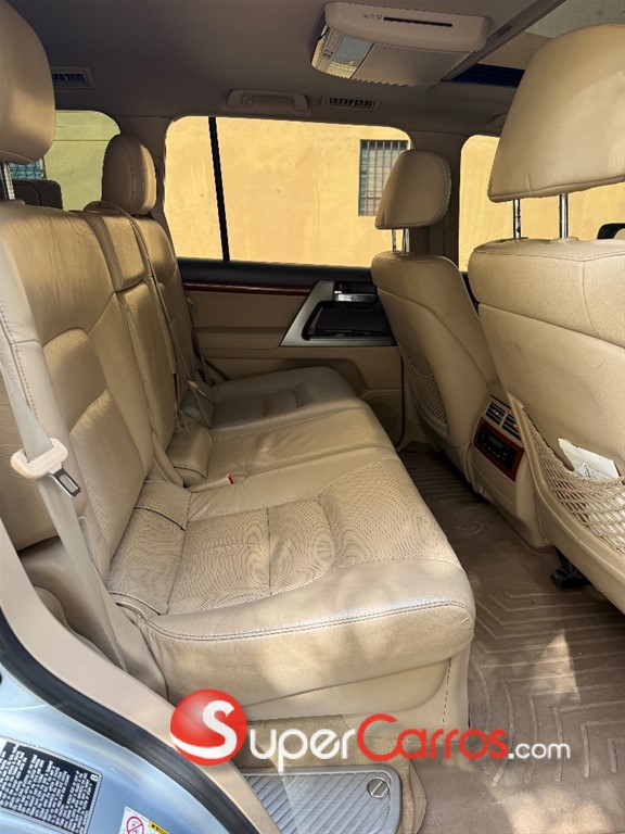 2013 Toyota Land Cruiser 200 VX-R — foto 9 / 12