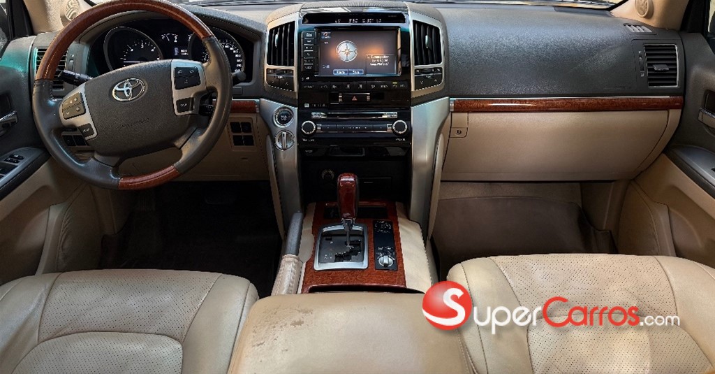 2013 Toyota Land Cruiser 200 VX-R — foto 11 / 12