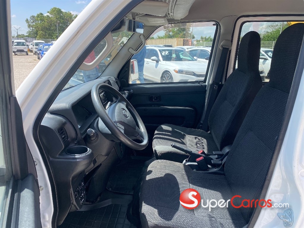 2020 Daihatsu Hijet Minivan — foto 10 / 11