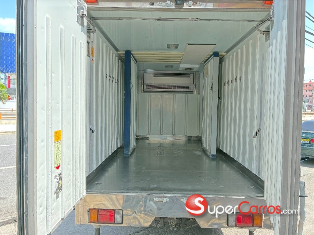 2015 Isuzu ELF — foto 8 / 12