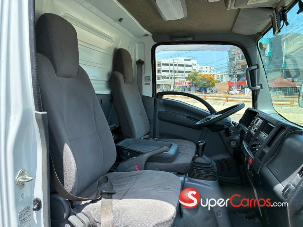 2015 Isuzu ELF — foto 9 / 12