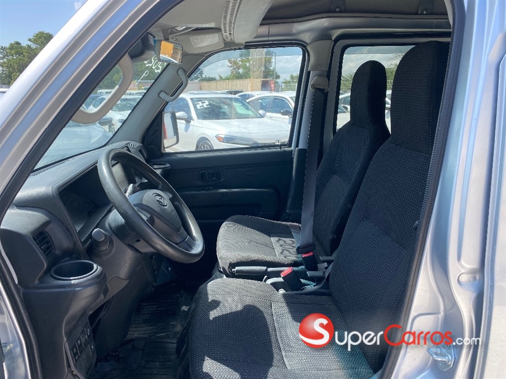 2020 Daihatsu Hijet Minivan — foto 7 / 9