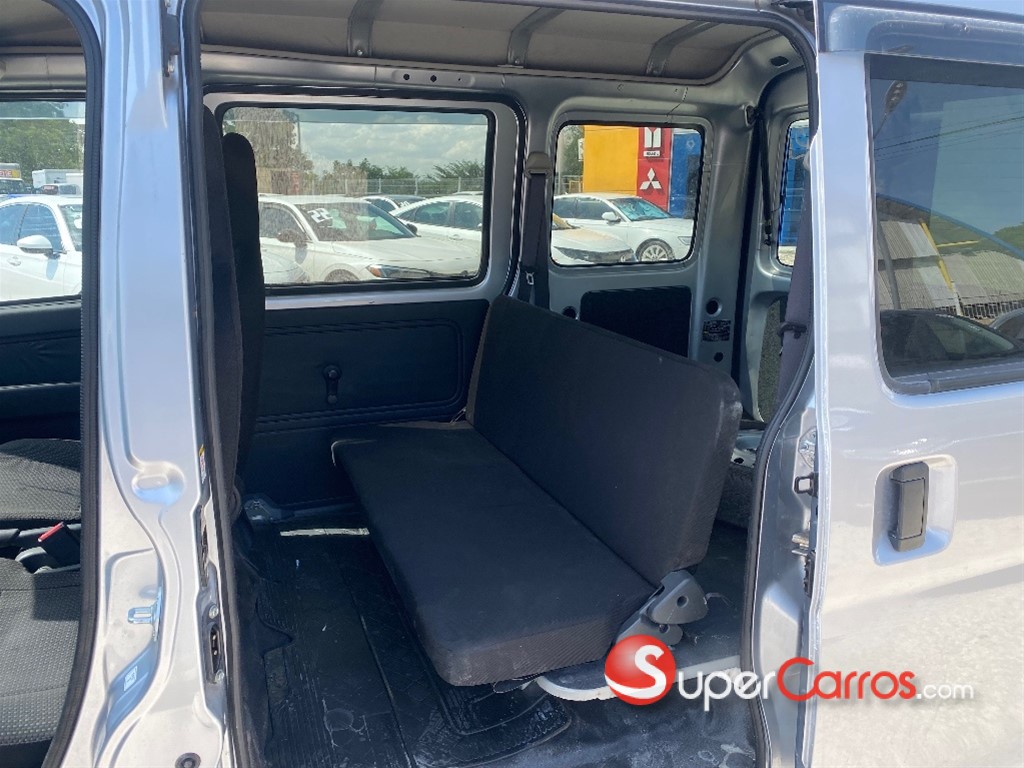 2020 Daihatsu Hijet Minivan — foto 8 / 9