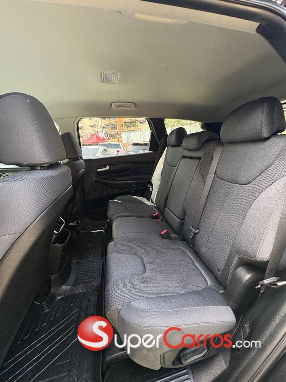 2020 Hyundai Santa Fe SE — foto 9 / 11
