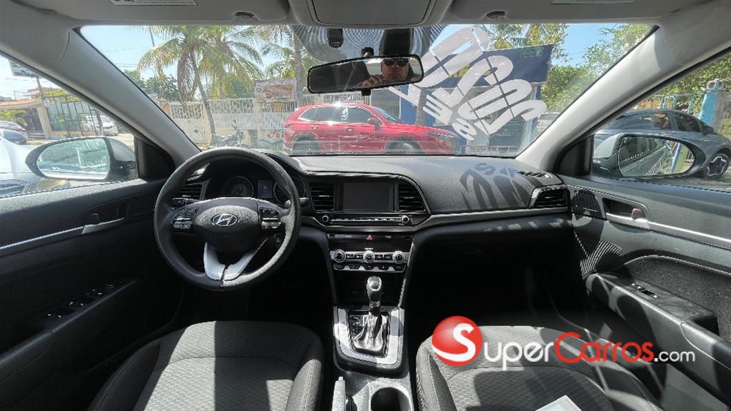 2020 Hyundai Elantra SEL — foto 8 / 12