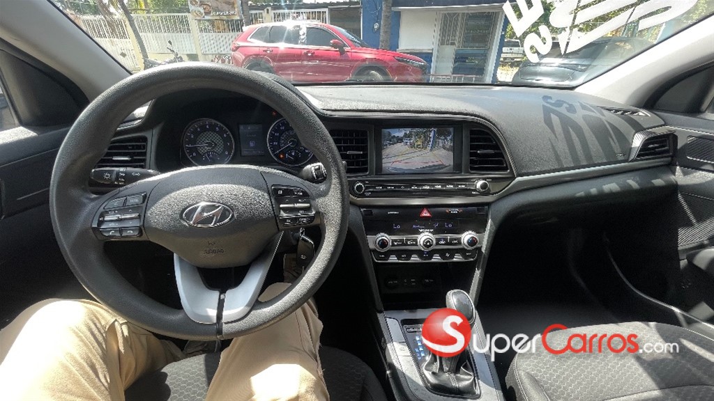 2020 Hyundai Elantra SEL — foto 9 / 12
