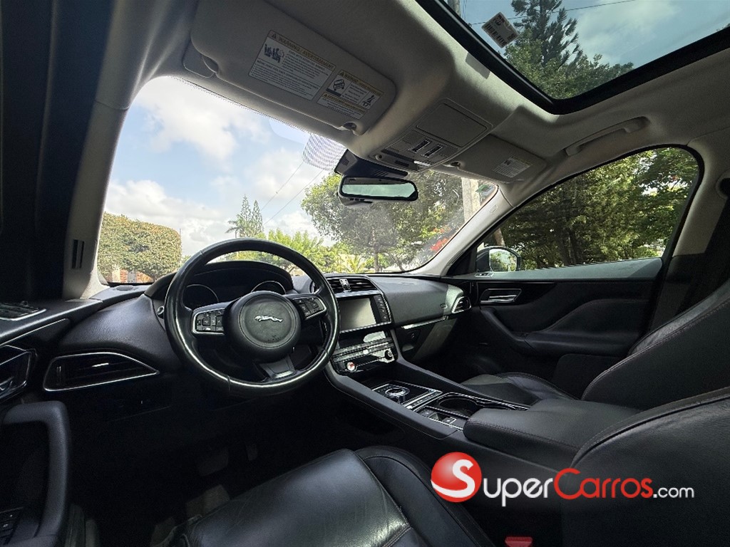 2017 Jaguar F-Pace — foto 7 / 11