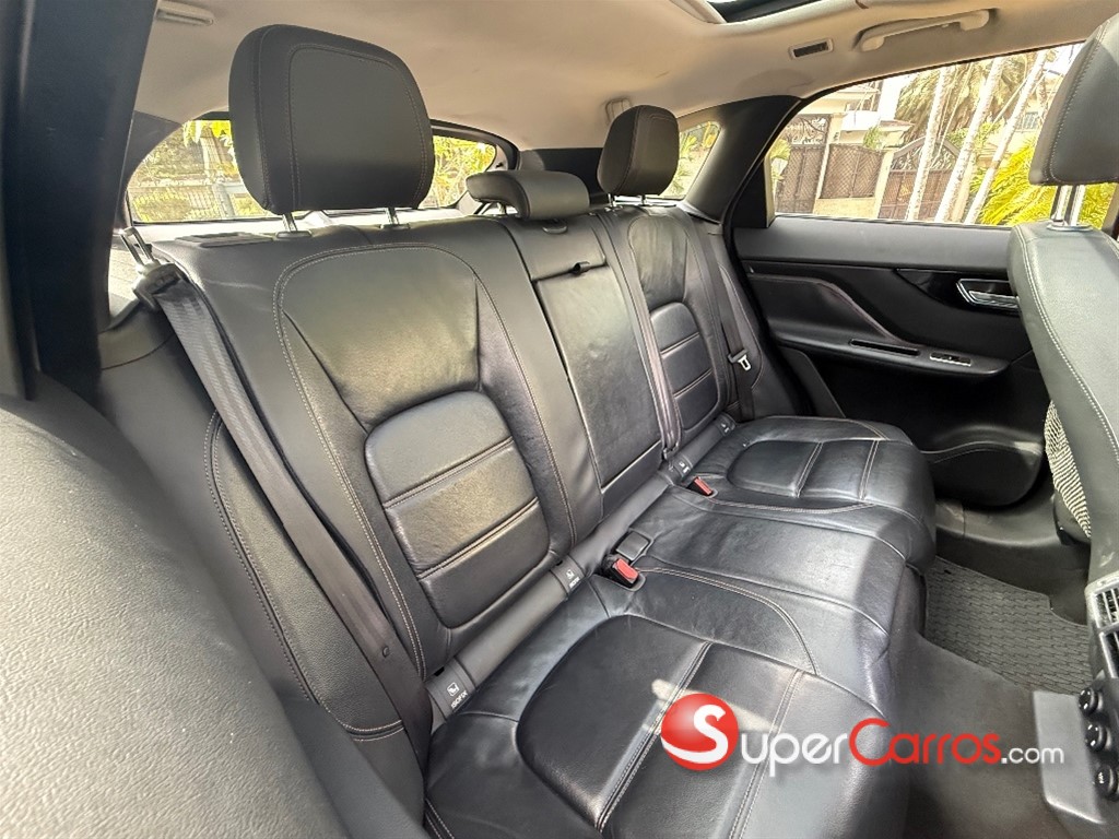 2017 Jaguar F-Pace — foto 10 / 11