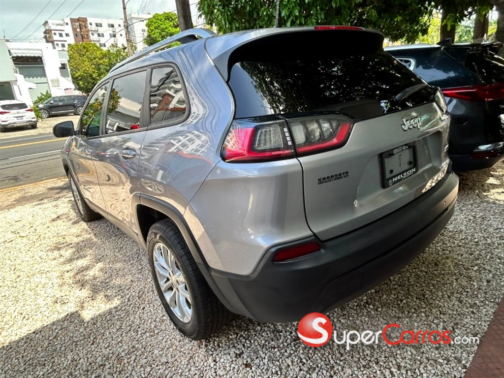 2020 Jeep Cherokee Latitude — foto 8 / 10