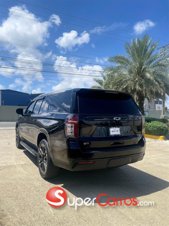 2021 Chevrolet Suburban LT — foto 4 / 12