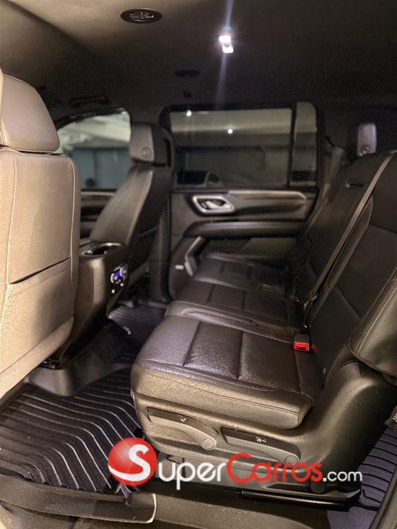 2021 Chevrolet Suburban LT — foto 11 / 12