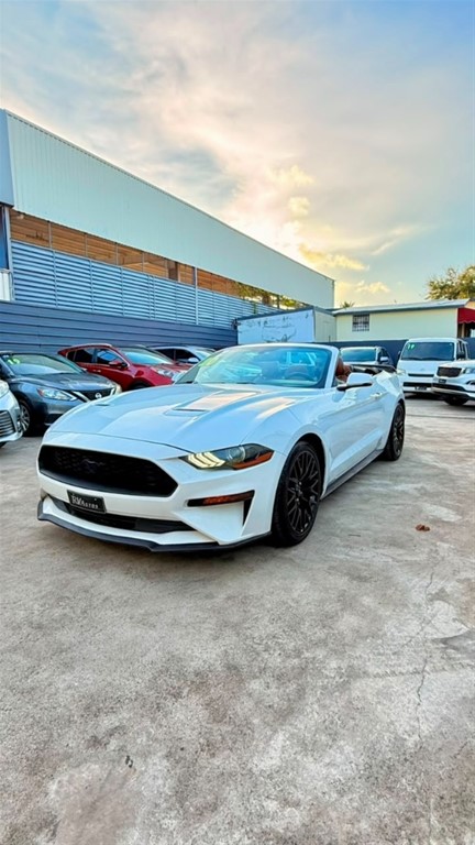 2020 Ford Mustang Convertible — foto 12 / 12