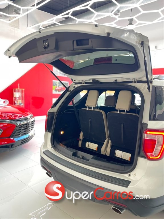 2018 Ford Explorer XL — foto 6 / 12