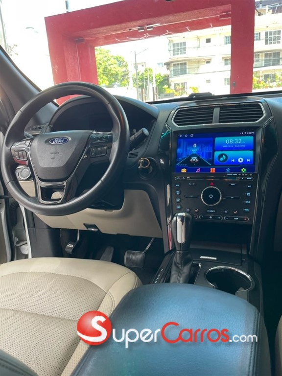 2018 Ford Explorer XL — foto 8 / 12