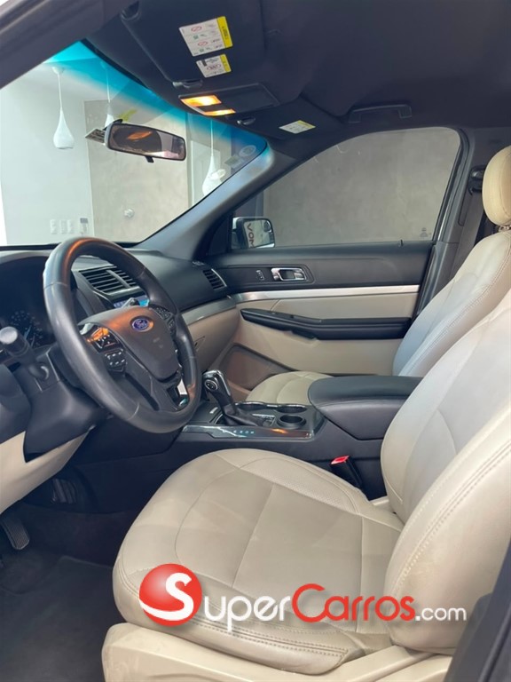 2018 Ford Explorer XL — foto 9 / 12