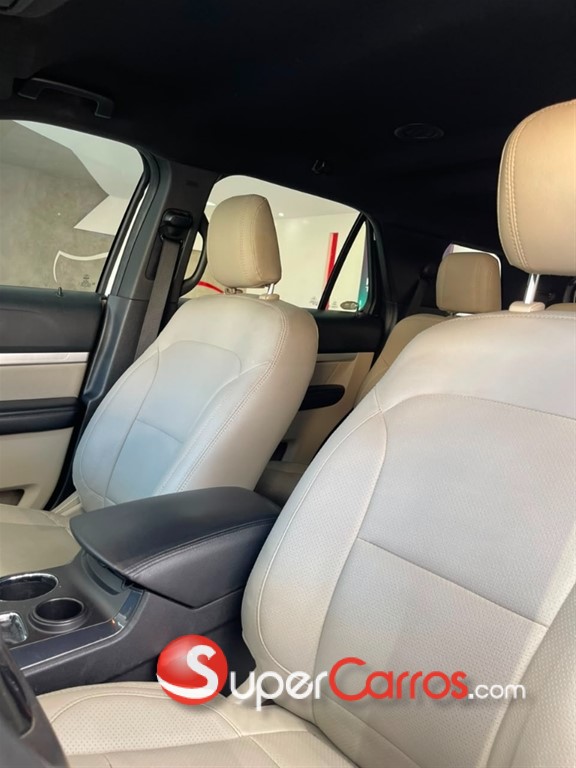 2018 Ford Explorer XL — foto 10 / 12