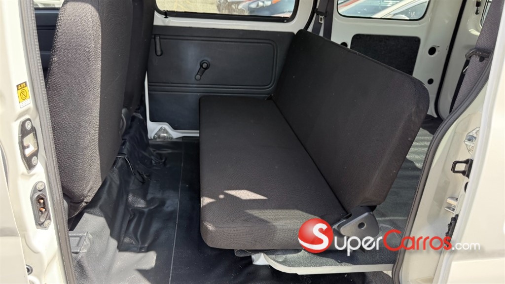 2019 Daihatsu Hijet — foto 8 / 12